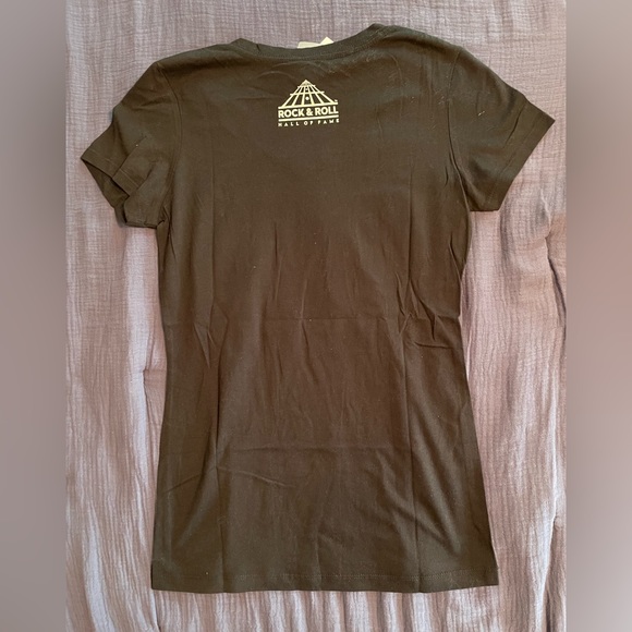 NWT Rock and Roll Hall of Fame T-shirt - Picture 3 of 3